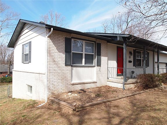 3rd image of 916 S 15th St