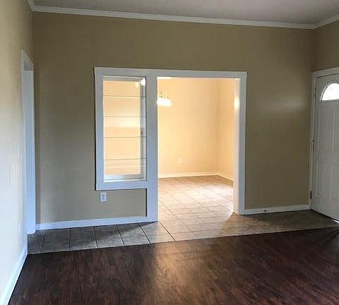 5th image of 7013 SE 222nd St