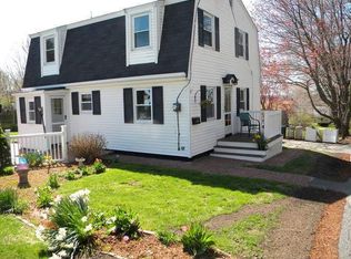100 Clegg Ave, Tiverton, RI 02878