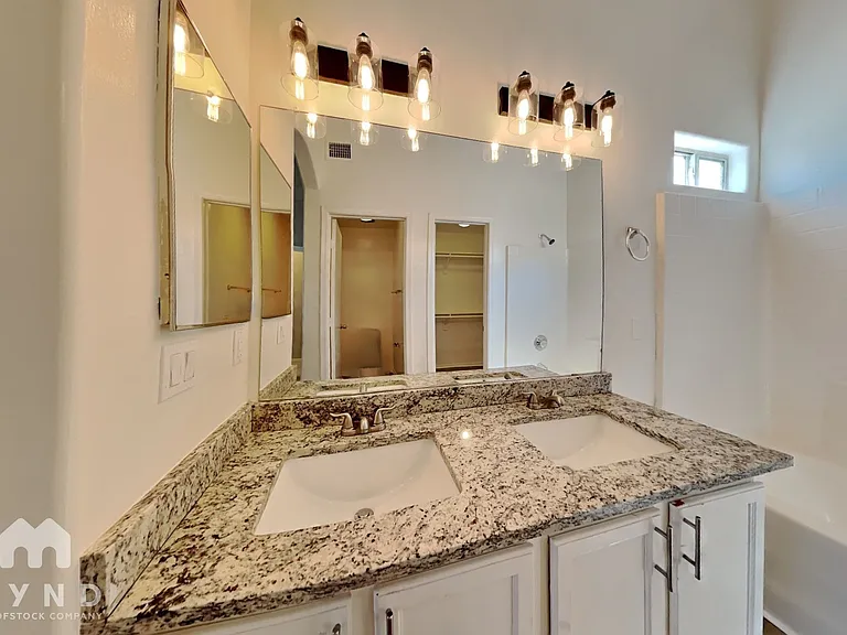 8520 W Palm Ln #1093 — Photo 9