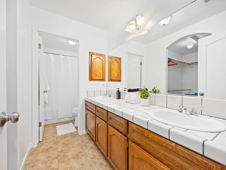 11610 Invidia Ct — Photo 36