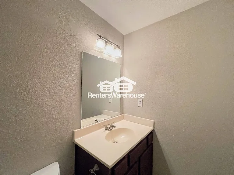 1947 Candlelight Dr — Photo 22