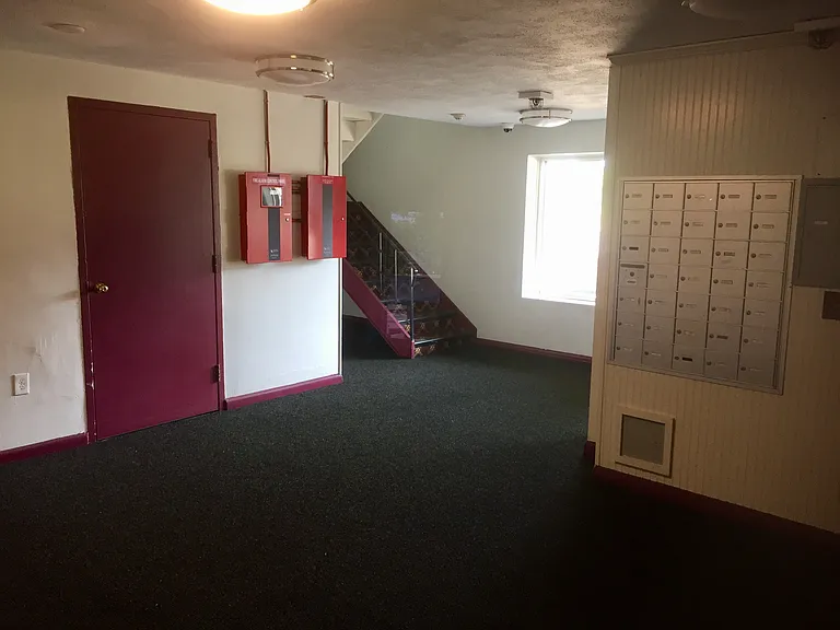 135 Quincy Ave — Photo 6