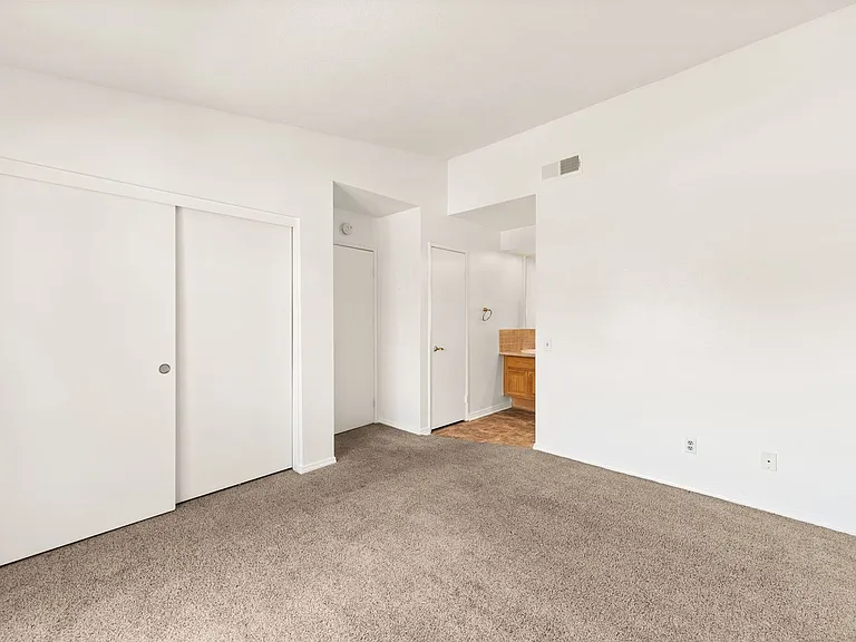 8552 Stoneyhill Dr — Photo 10