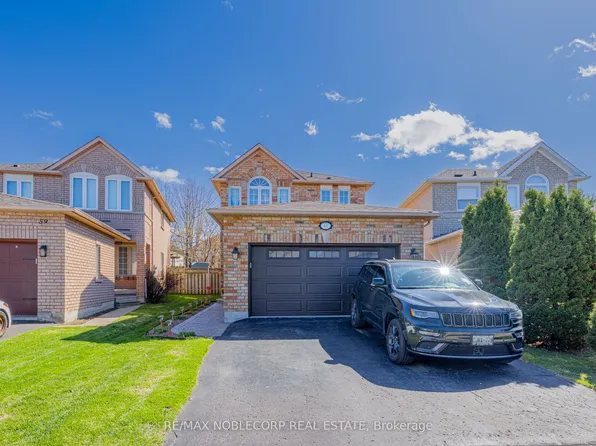 61 Woodhaven Cres, Richmond Hill, ON L4E 3T2