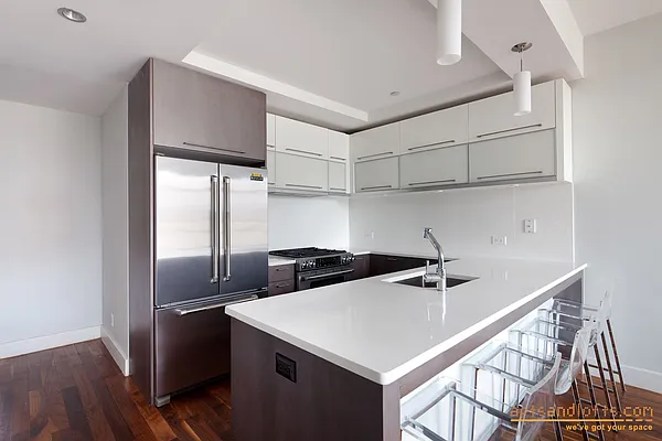 Sold by aptsandlofts.com | media 16