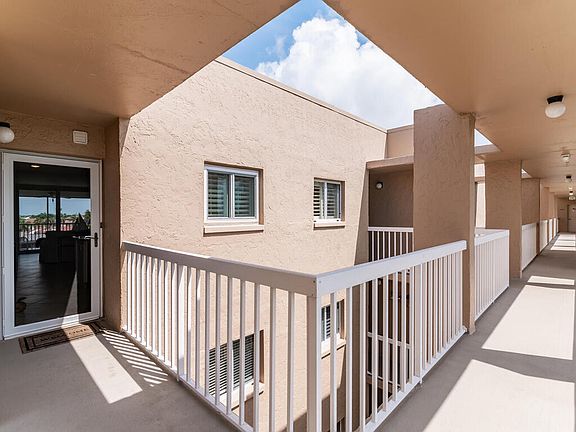 5th image of 893 Collier Ct #3-502