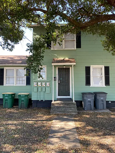 2303 N Louis St Photo 1
