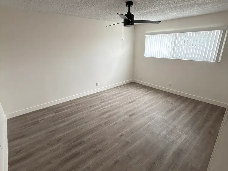 6136 Woodlawn Ave #F — Photo 14