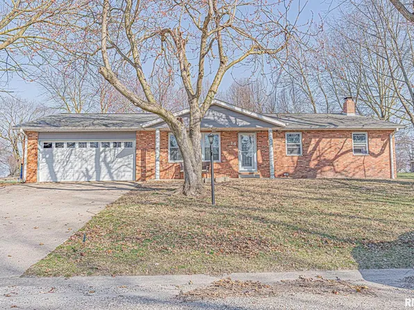 14 Tanbark Dr, New Baden, IL 62265