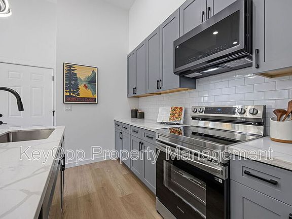 3rd image of 2730 23rd St #B