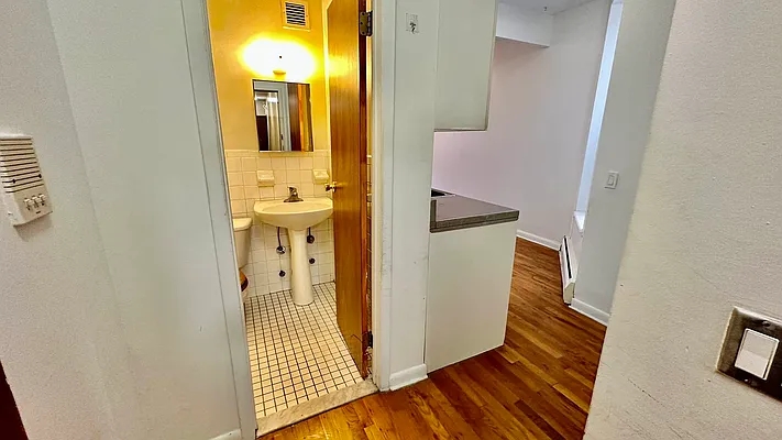 Rented by HOLTON REAL ESTATE INC. | media 3