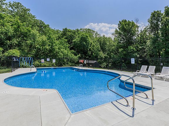 5th image of 101 Pinehurst Dr #10203