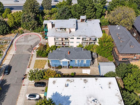 5th image of 3414 Andover St