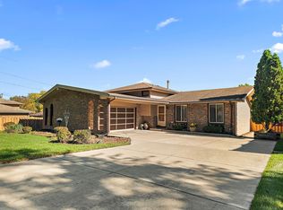 9241 S Kean Ave, Hickory Hills, IL