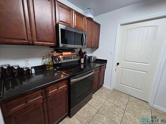4th image of 2602 W Lea St
