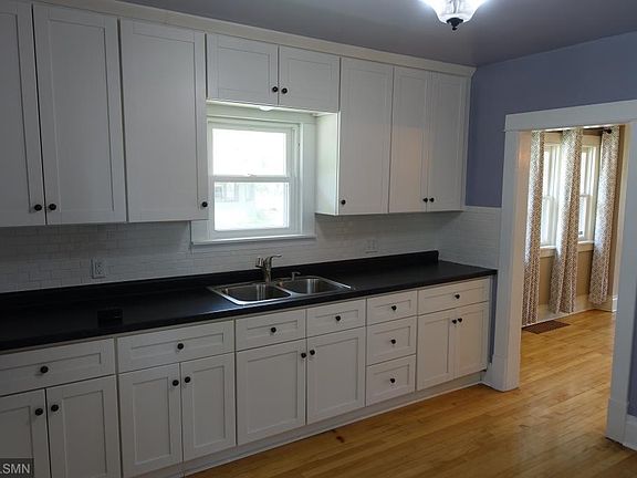 5th image of 757 32nd Ave N