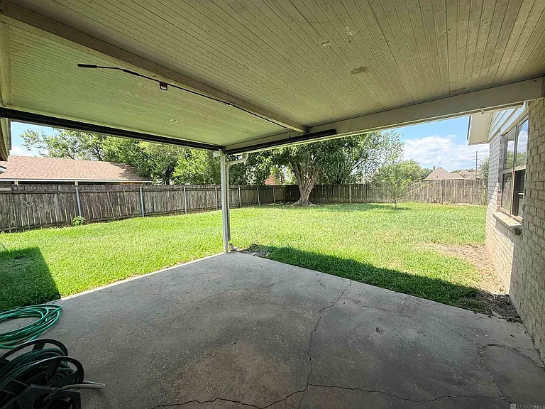 1121 Quail Hollow Dr — Photo 11