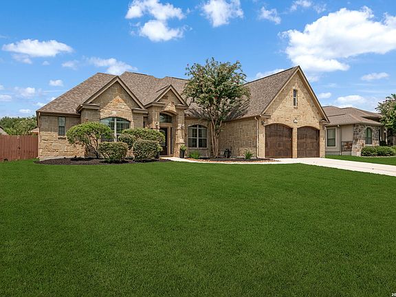 3rd image of 421 ENGLISH OAKS CIR
