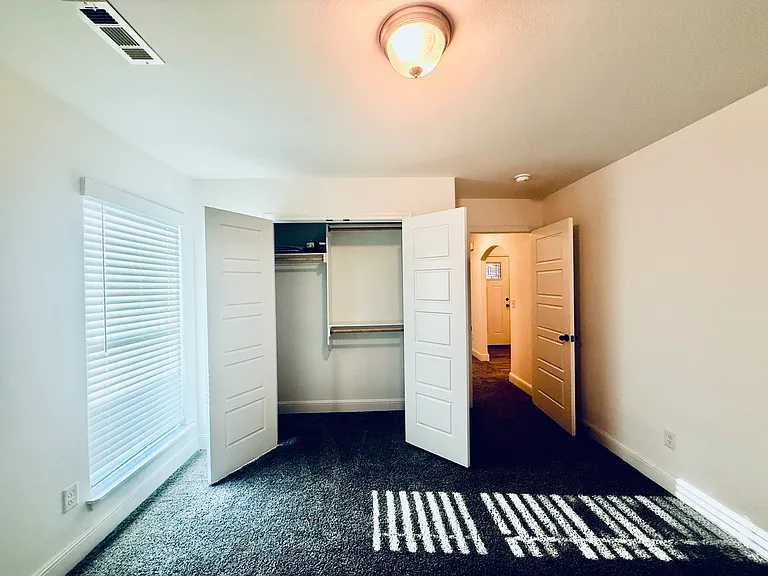 424 NW 59th Ave — Photo 15