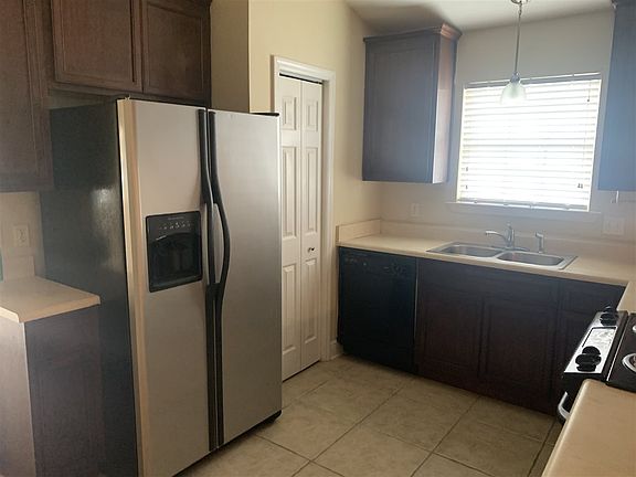 5th image of 1445 Crescent Hills Dr