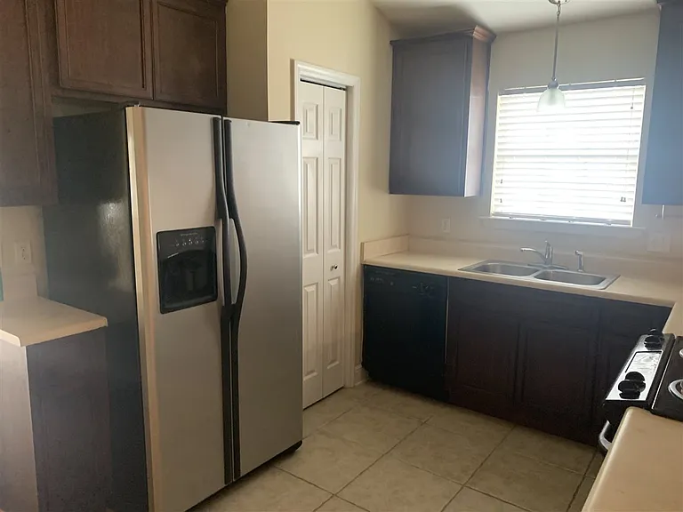 1445 Crescent Hills Dr — Photo 5