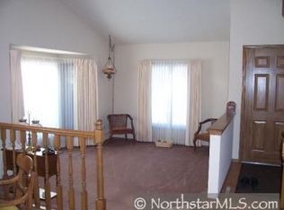 9248 Nantwick Rdg, Brooklyn Park, MN 55443