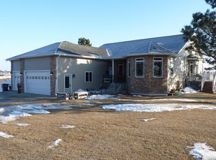 1006 9th Ave NW, Jamestown, ND 58401