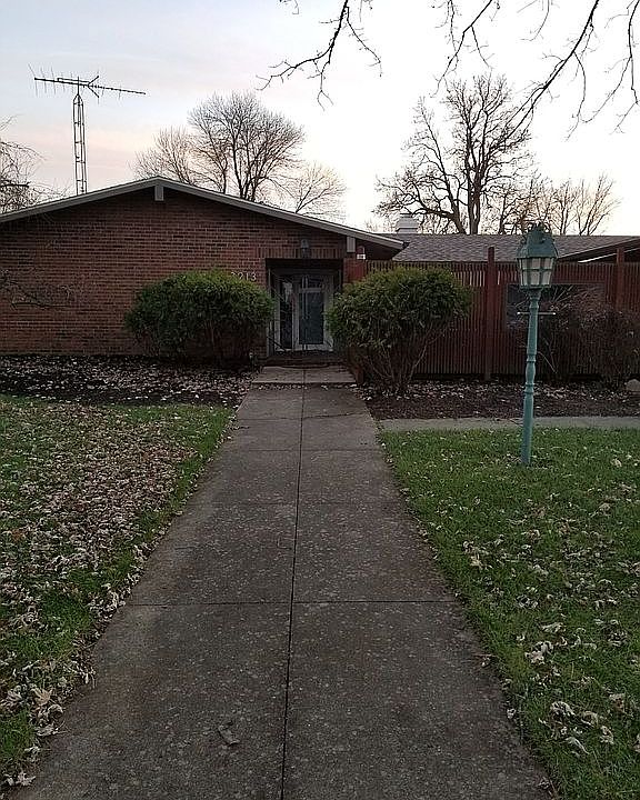 1st image of 3213 W Woodbridge Dr