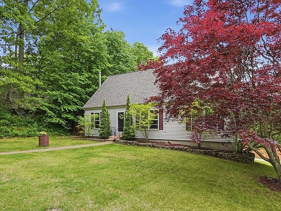 3rd image of 23 Oakmont St