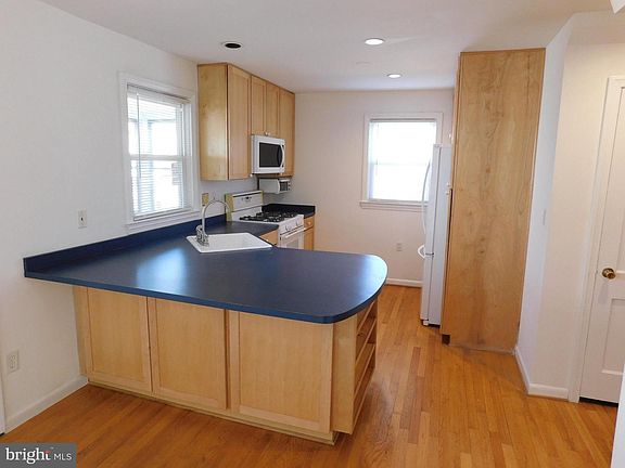 2nd image of 313 Croydon Ave