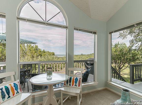 5th image of 1204 Lakeside Dr E