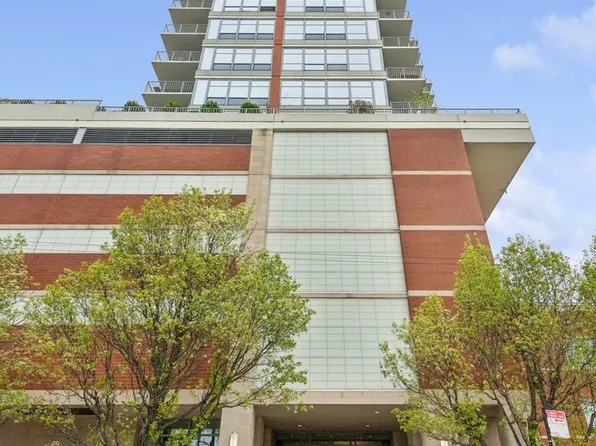 1600 S Prairie Ave #705, Chicago, IL 60605