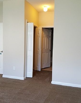 Master w 2 closets and large bath