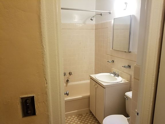 5th image of 139 E 35th St APT 3M