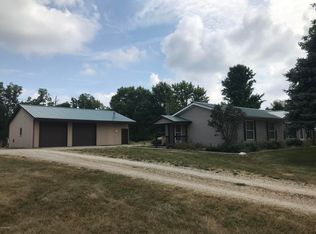 3094 W Bear Lake Rd, Hillsdale, MI 49242