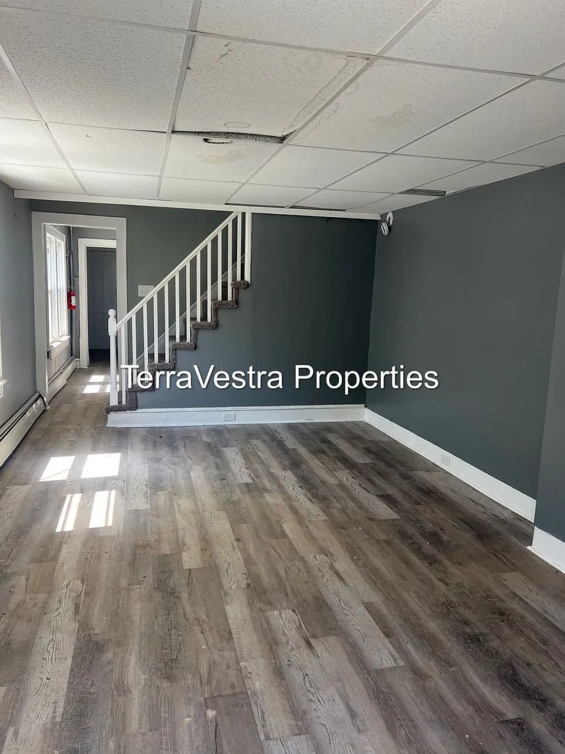 138 Denny Ave — Photo 4