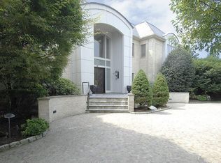 92 Windsor Dr, Pine Brook, NJ 07058