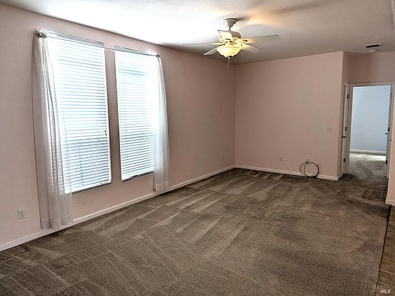 4th image of 406 Burgundy N