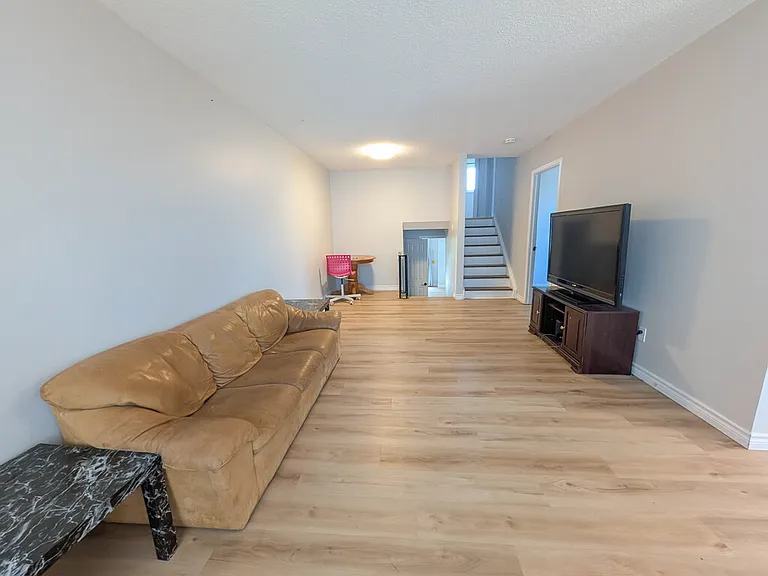 105 Tupper Dr — Photo 3
