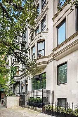 Sold by Sotheby's International Realty | media 14