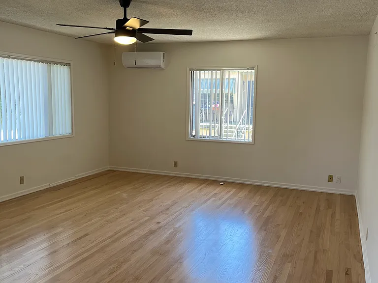 238 N Jackson St — Photo 7
