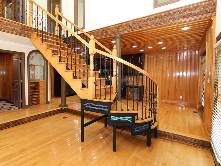 97 S Hartman Ave — Photo 8