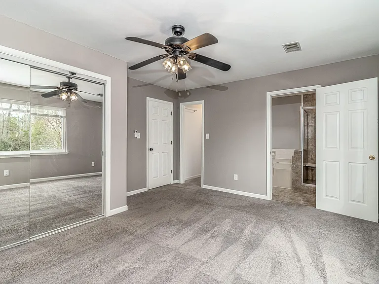 3844 Creek Ct — Photo 10