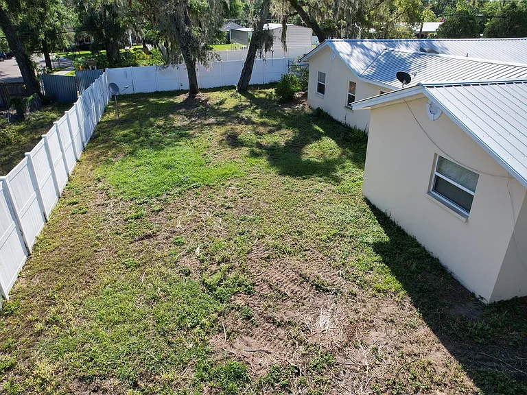 914 Homewood Dr — Photo 20