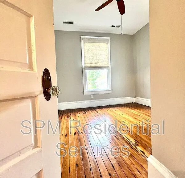 102 N 17th St — Photo 16