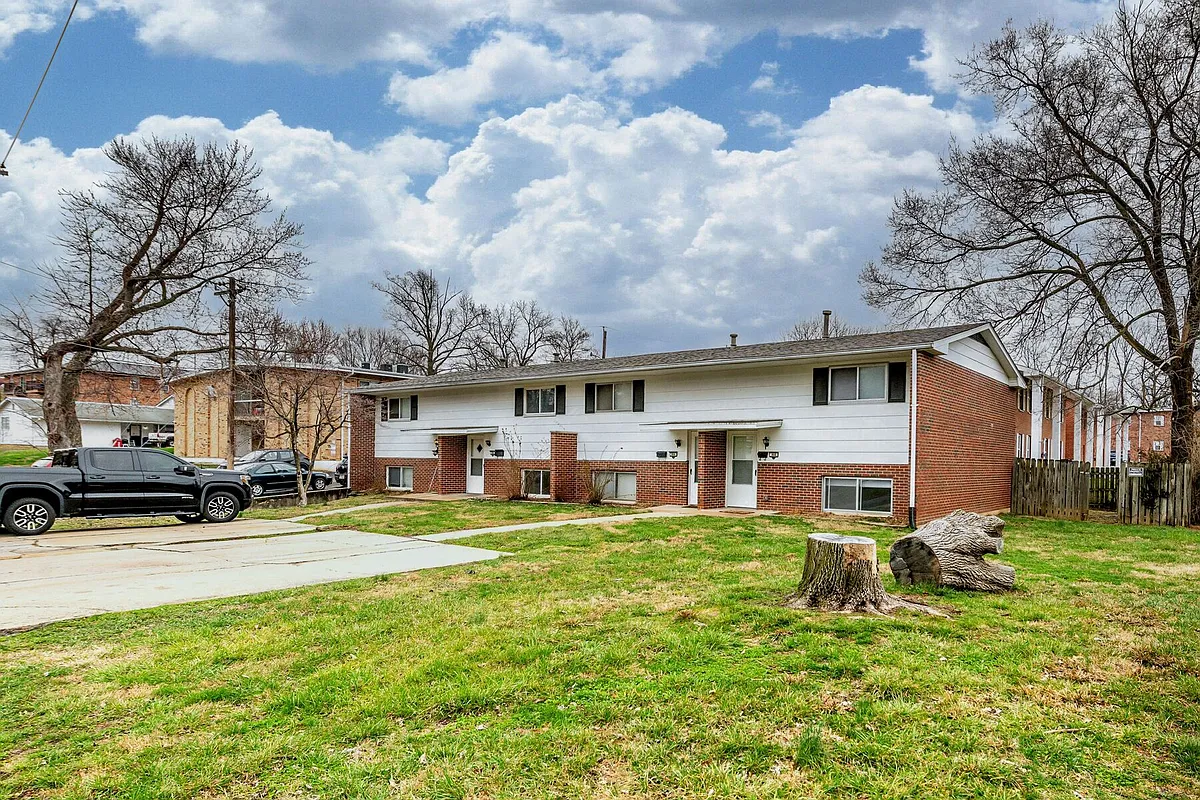 Building Photo - 808 Cunningham Ave