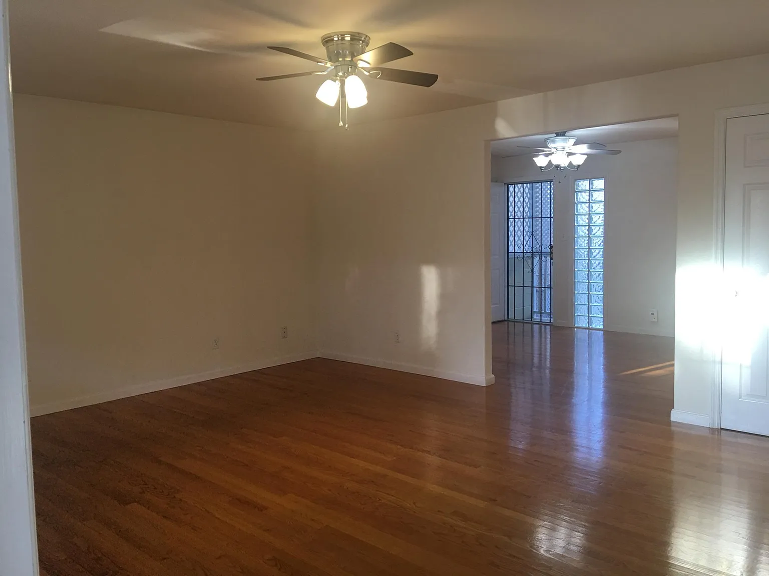 2 bed, 1110 sqft, $2,900 — Photo 3