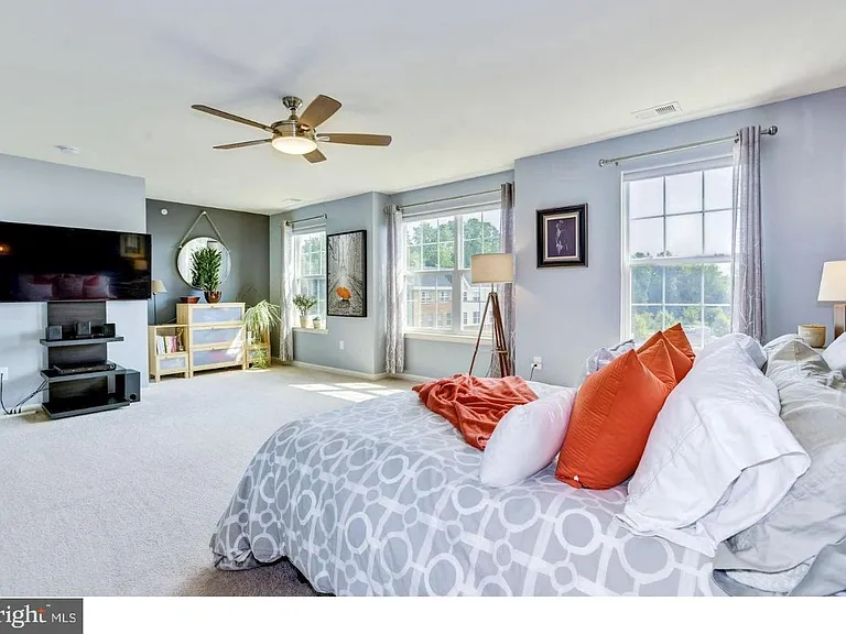 319 Kramer Ct #319 — Photo 6