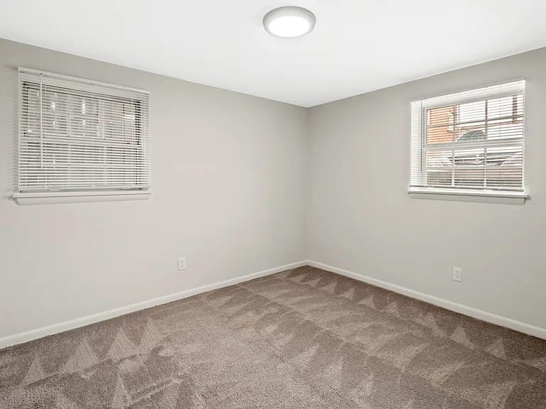 494 4th St #4 — Photo 9